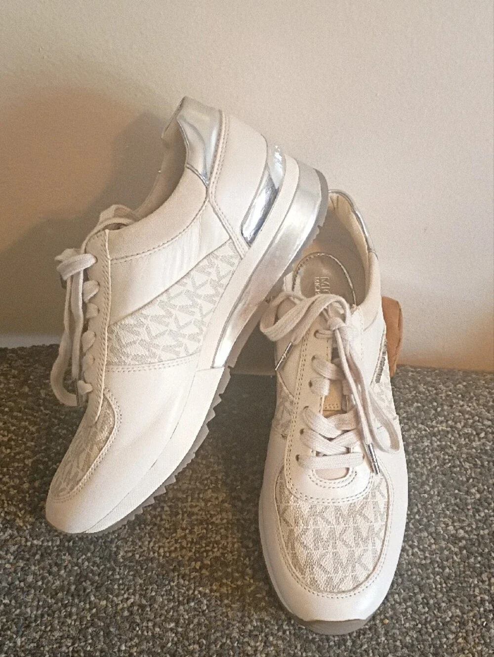 MICHAEL Michael Kors Cream/White Signature Logo Lace-Up Sneakers 7